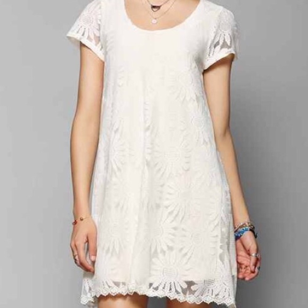 Kimichi blue white lace tee dress